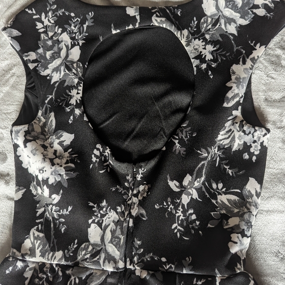 Small Emerald Sundae black and white dress - Picture 3 of 10